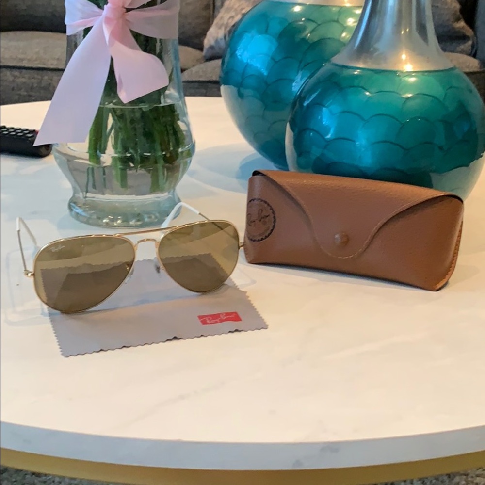 Ray-Ban Aviators 62mm Polarized (like new!)